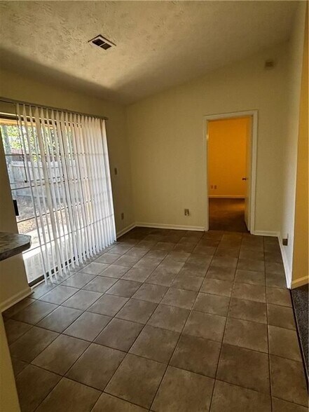 Building Photo - 7025 Brentwood Ct