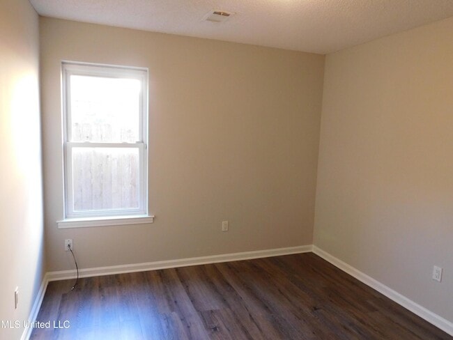 Building Photo - 8095 Martha Ann Ln