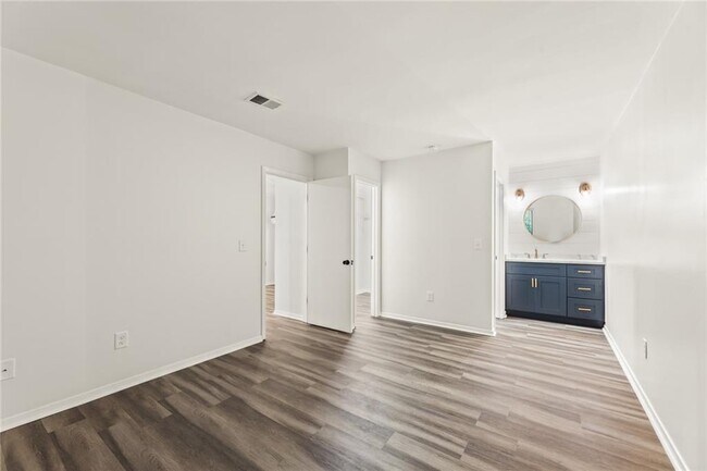 Building Photo - 521 Warm Springs Cir