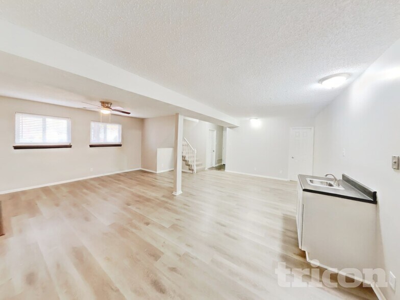 Building Photo - 14 Long Branch Ct