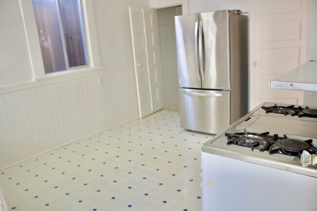 Building Photo - 1221 18th St