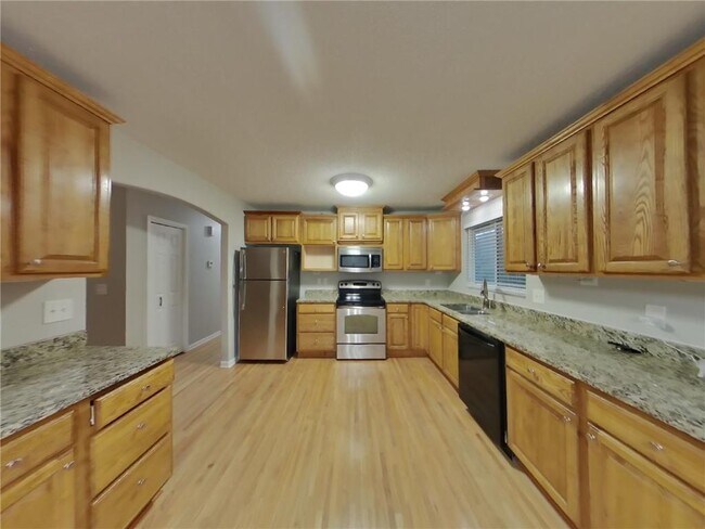 Building Photo - 6421 Limerick Dr