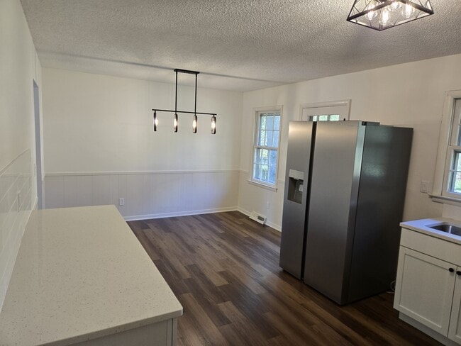 Primary Photo - 7922 W 92nd St