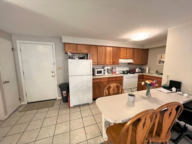 Building Photo - Spacious 1 Bdr Apt Across from KSU -