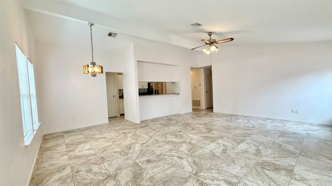 Building Photo - 18 Dellforest Ct