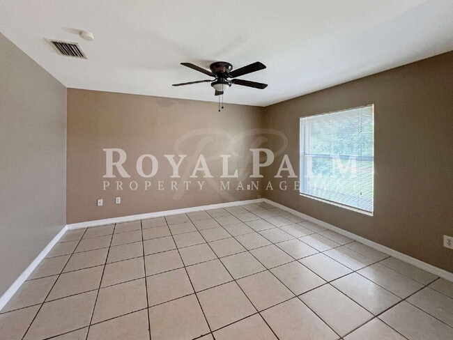 Building Photo - Make Yourself at Home — Your Duplex Dream Just Got Merrier! Charming 3-Bed, 2-Bath in Lehigh Acres
