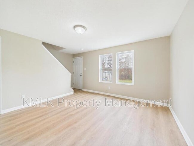 Building Photo - 9042 Maple Grove Rd