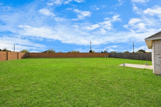 Building Photo - 32903 Silver Mdw Wy