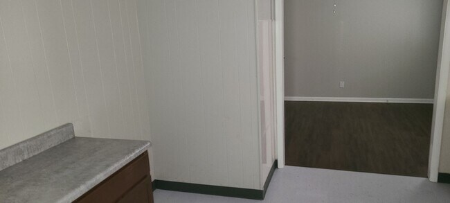 Building Photo - QUESTIONS PLEASE CONTACT LANCE GARNER 501-...