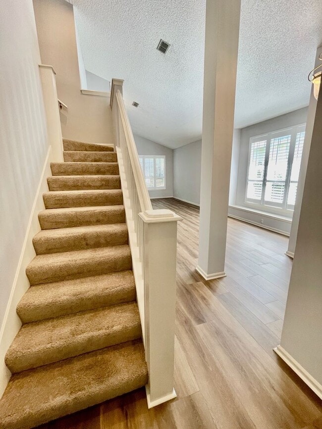 Building Photo - 95116 Village Dr