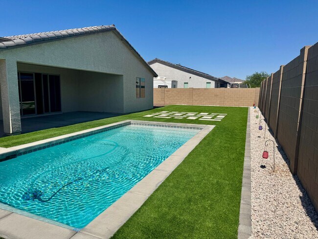 Building Photo - Landscaped Estrella at Mesa Del Sol Pool H...
