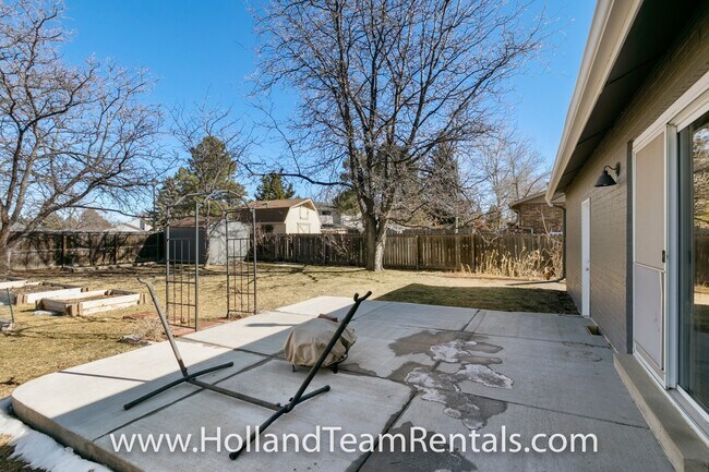 Building Photo - Updated Littleton House in GREAT LOCATION near Streets of SouthGlenn