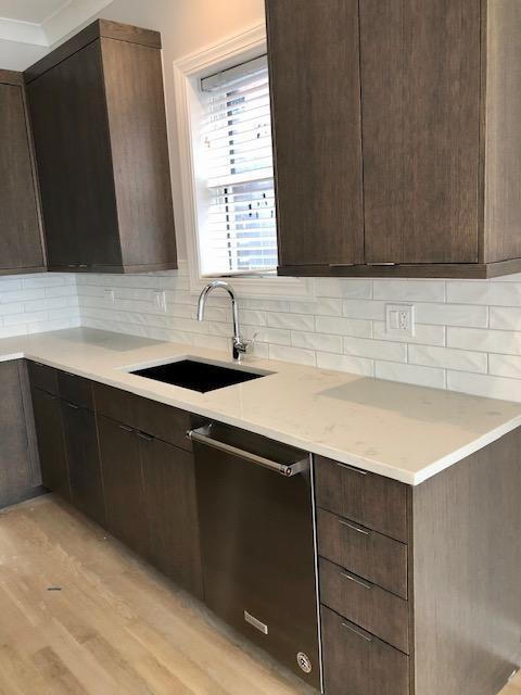 Building Photo - 4 bedroom in Chicago IL 60657