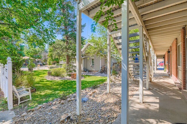 Building Photo - Cozy 2 bed/1 bath in Central Boulder with ...