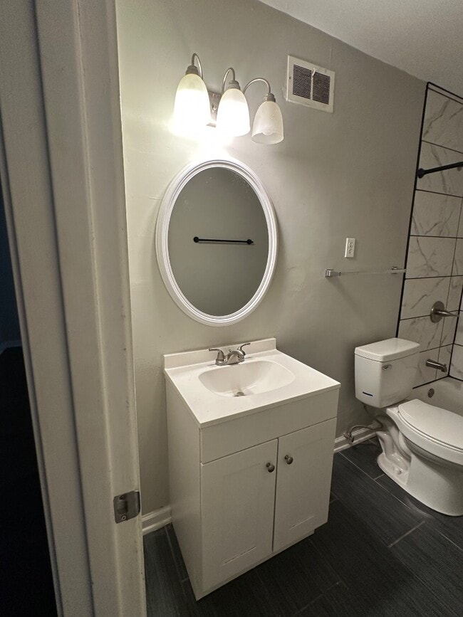 Building Photo - 4931 Kimball Ave