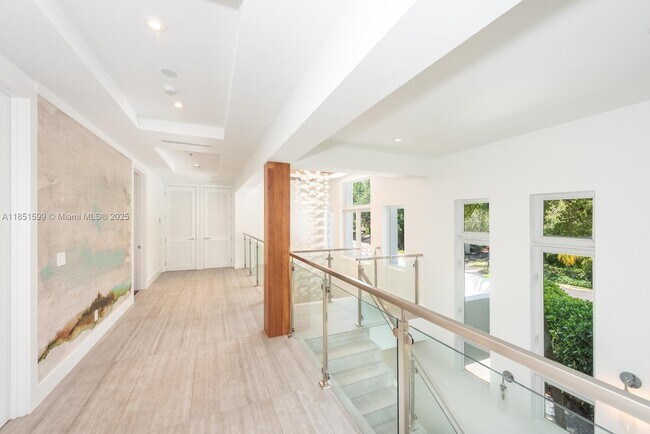 Building Photo - 3875 Park Ave