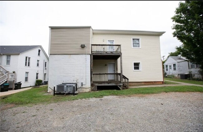 Building Photo - 407ES