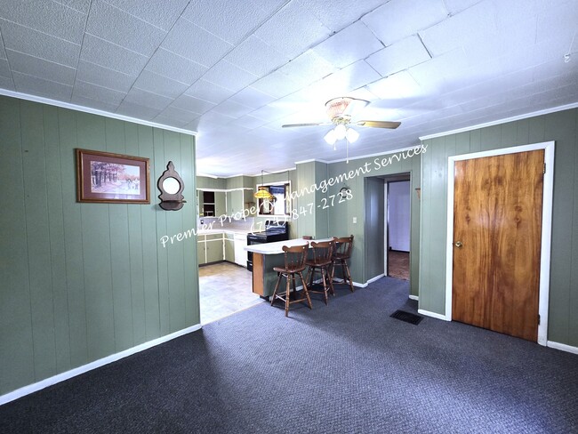 Building Photo - 285 W Jamestown Rd