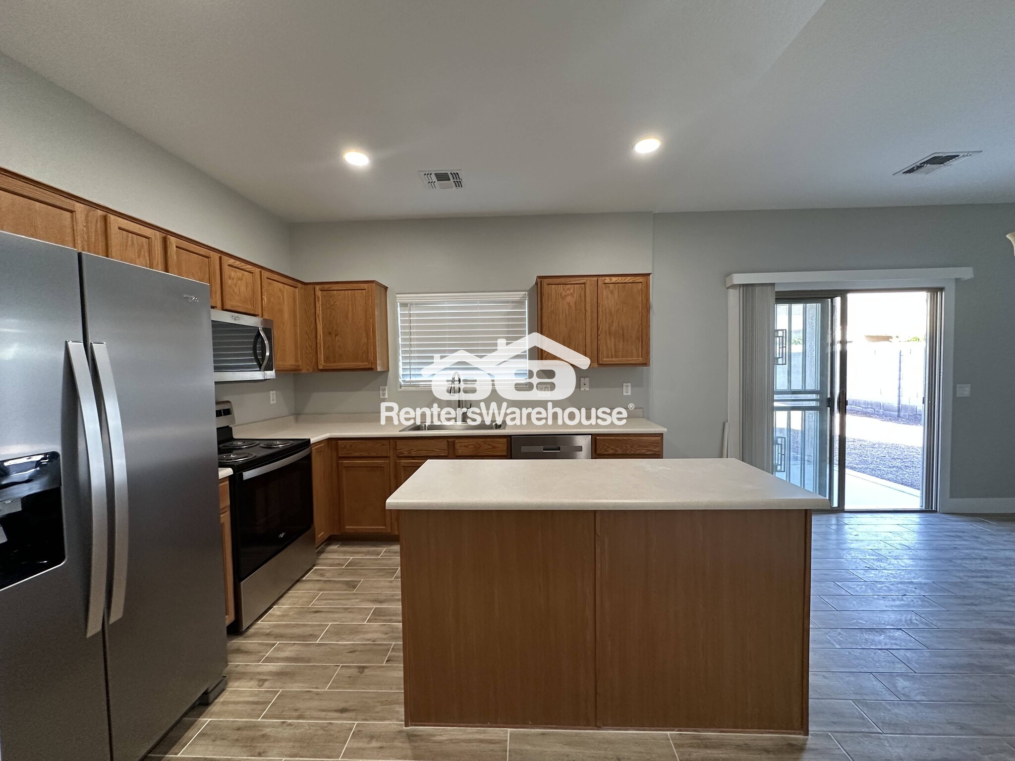 Building Photo - 10992 W Manzanita Dr