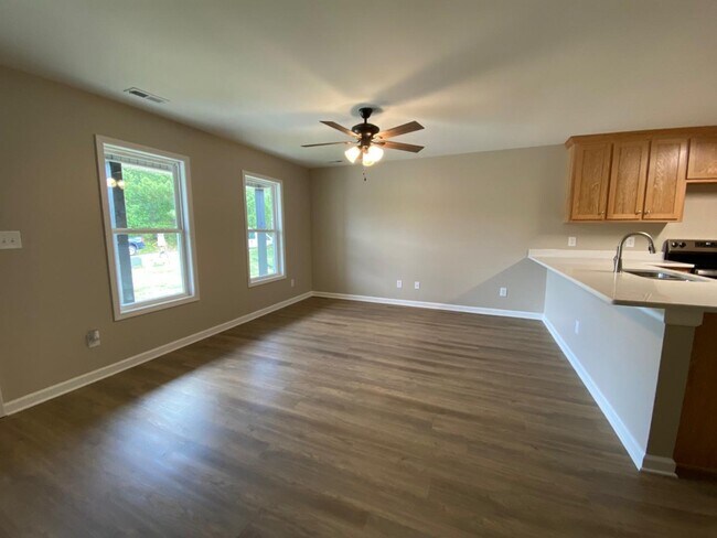 Building Photo - 1961 Glen Manor Ct