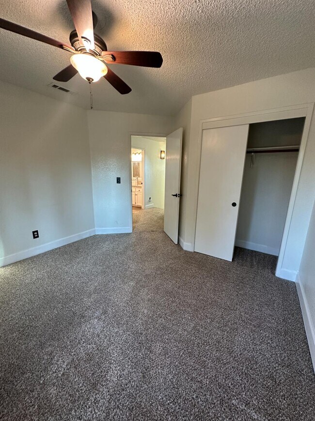 Building Photo - 10042 N Grouse Run