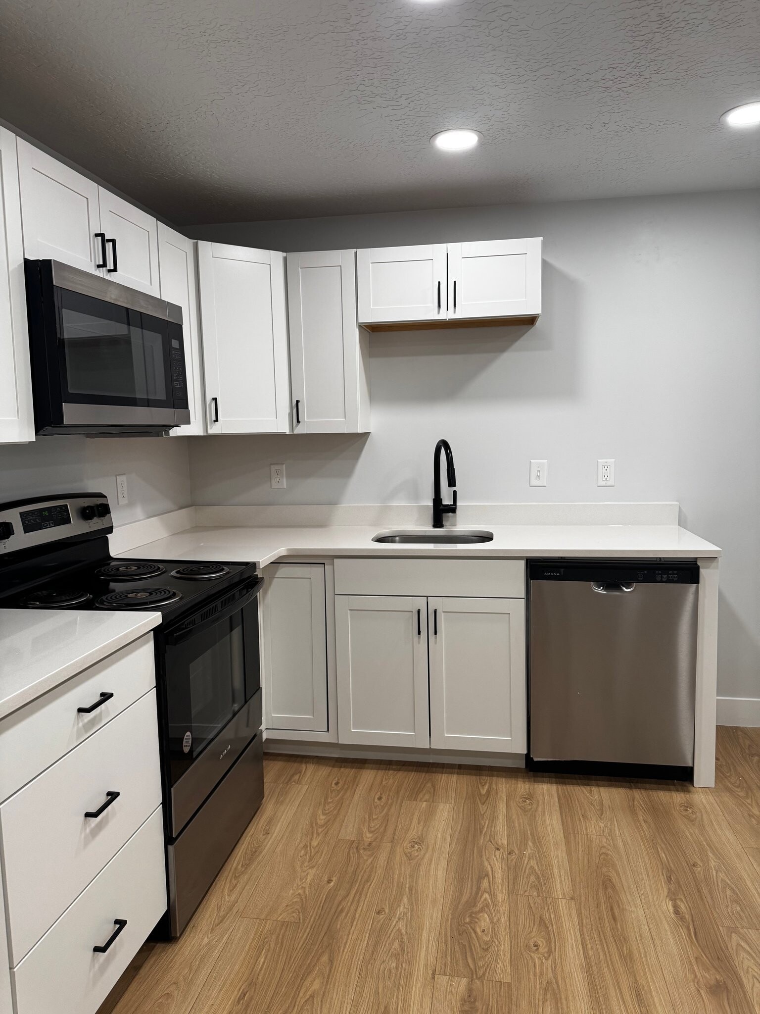 Building Photo - 1484 N Sage Dr