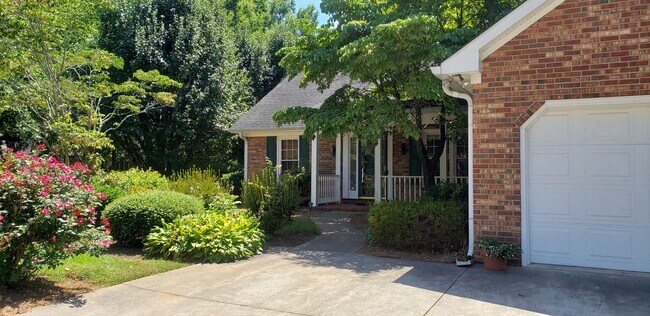 Building Photo - 800 Buffington Ct