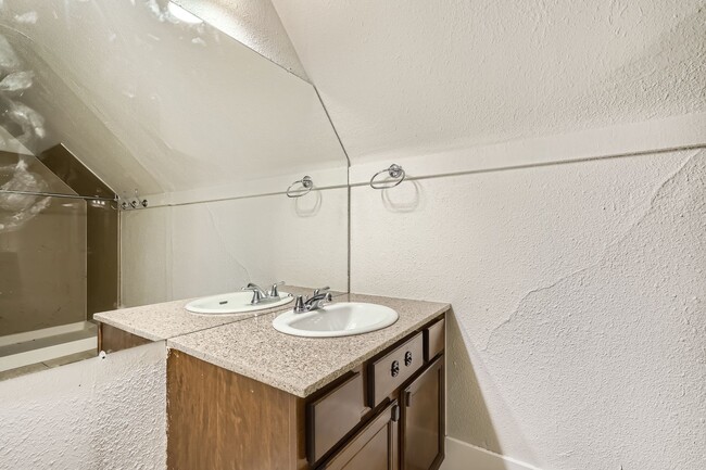 Building Photo - LOCATION! Blocks to Bronco's Stadium, light rail, park, Sloan's Lake.  ALL Utilities Included! Ov...