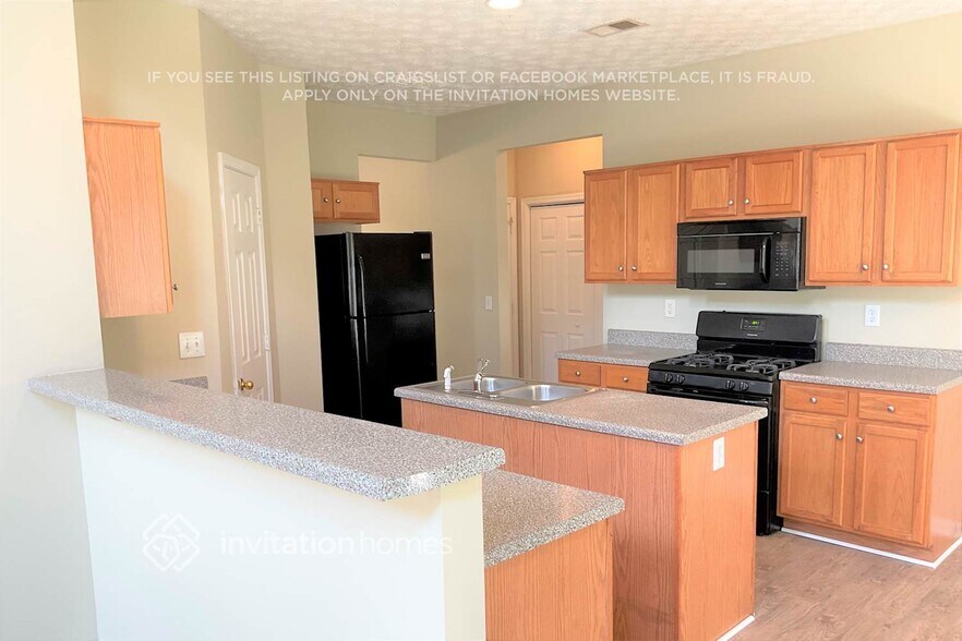 Building Photo - 862 Shadow Lake Dr