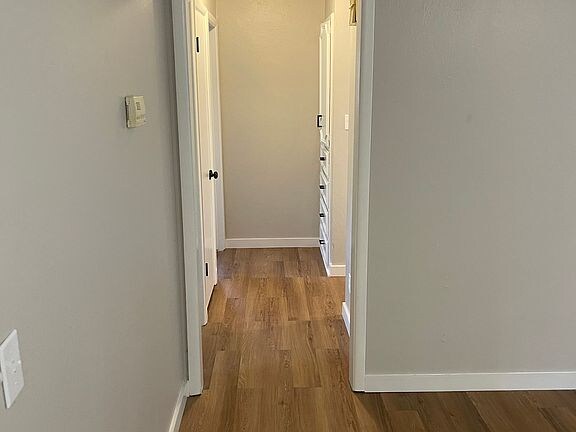 Building Photo - 1117 W Woodlane Dr