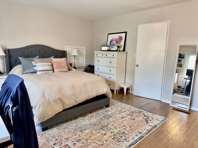 Building Photo - 361 Claremont Ave