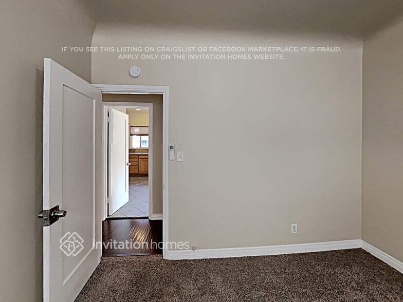 Building Photo - 1852 W 78th St