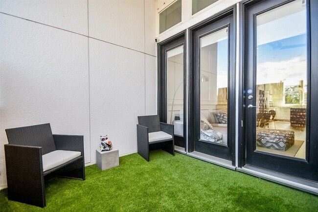 Building Photo - 2412 Canal St