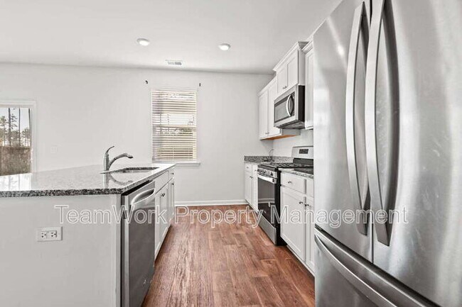 Building Photo - 413 Zenith Blvd