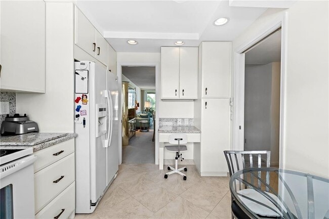 Building Photo - 3300 S Ocean Blvd