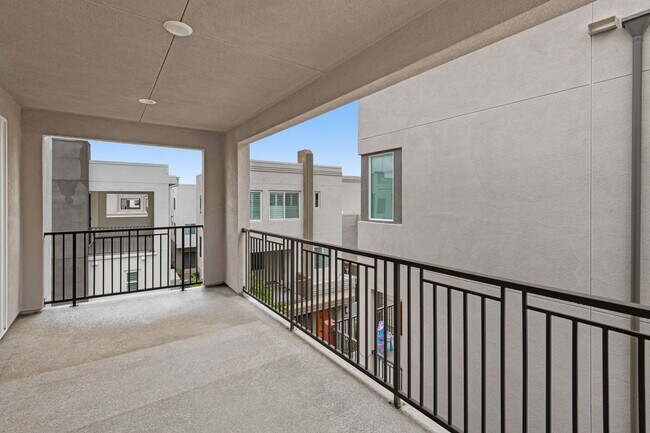 Building Photo - Irvine's Great Park 3 Bedroom + Loft for L...