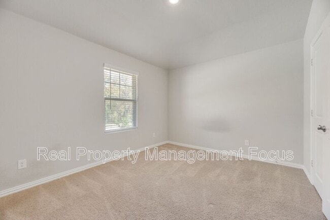 Building Photo - 203 Rocky Rd