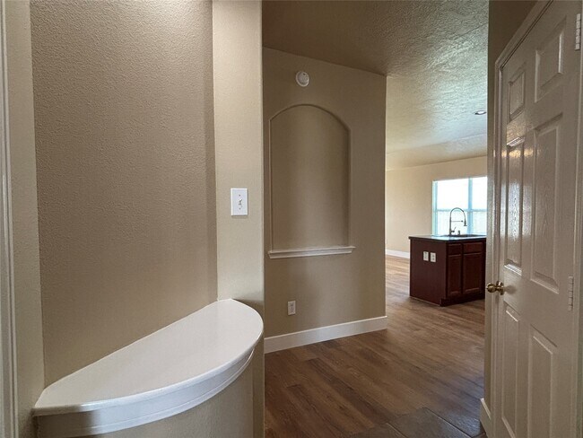 Building Photo - 10831 Harston Dr