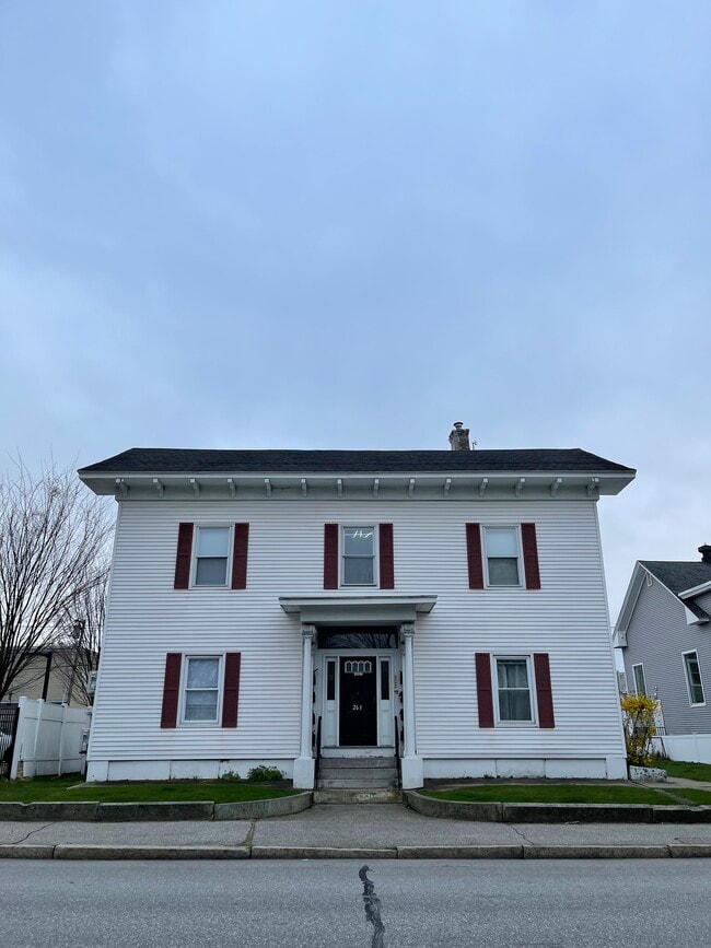 Building Photo - 263 Hanover St