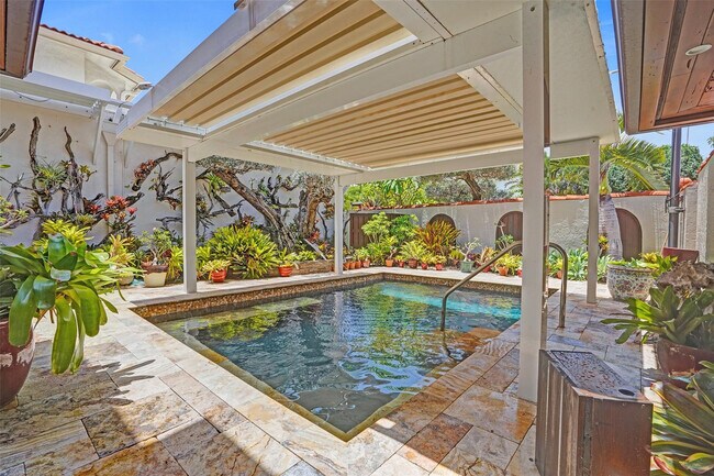 Building Photo - 683 Pelican Way