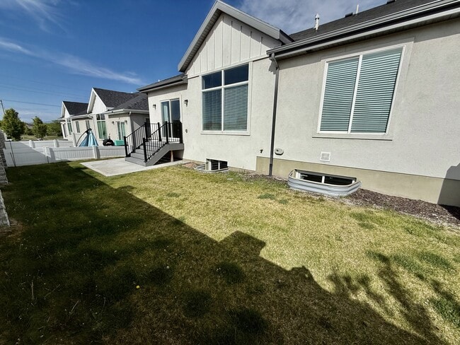 Building Photo - 7646 S Waverly Hls Ln