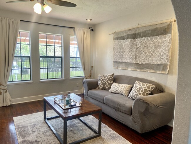 Building Photo - 2718 Cleburne St