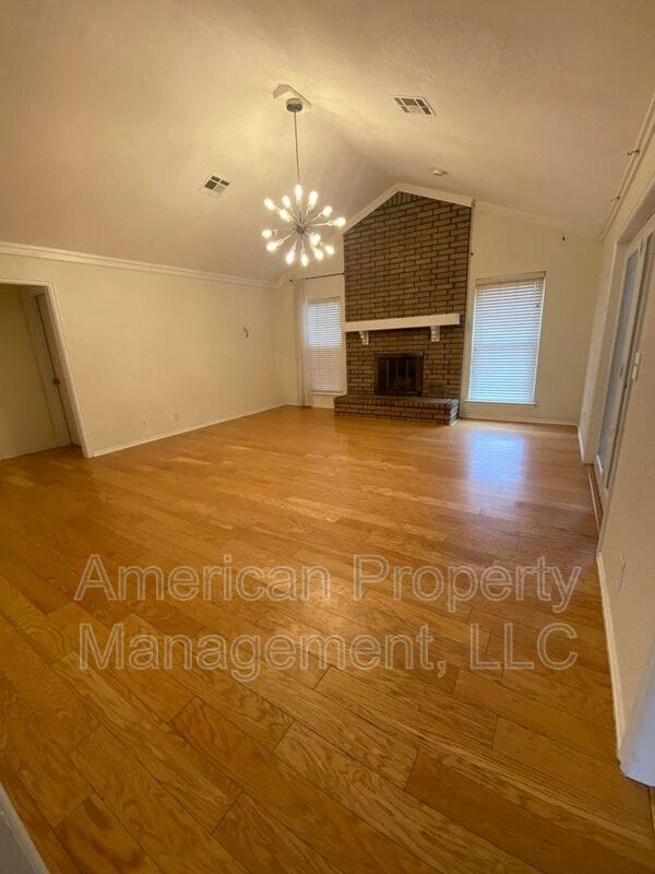 Building Photo - 1729 Melrose Dr
