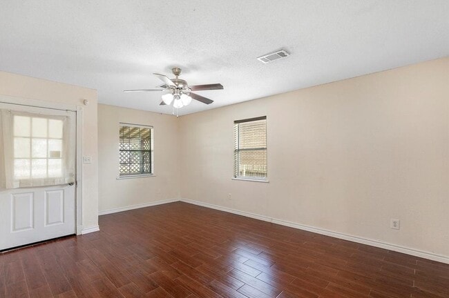 Building Photo - 5310 6th St