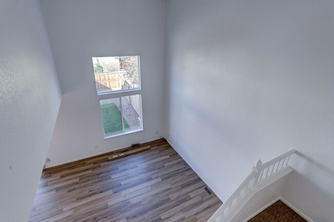 Building Photo - 561 W 114th Pl