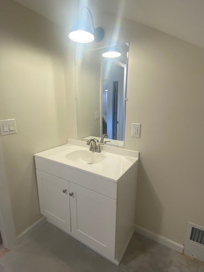 Building Photo - 3316 Asbury Rd