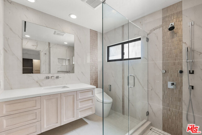 Building Photo - 4423 Bergamo Dr