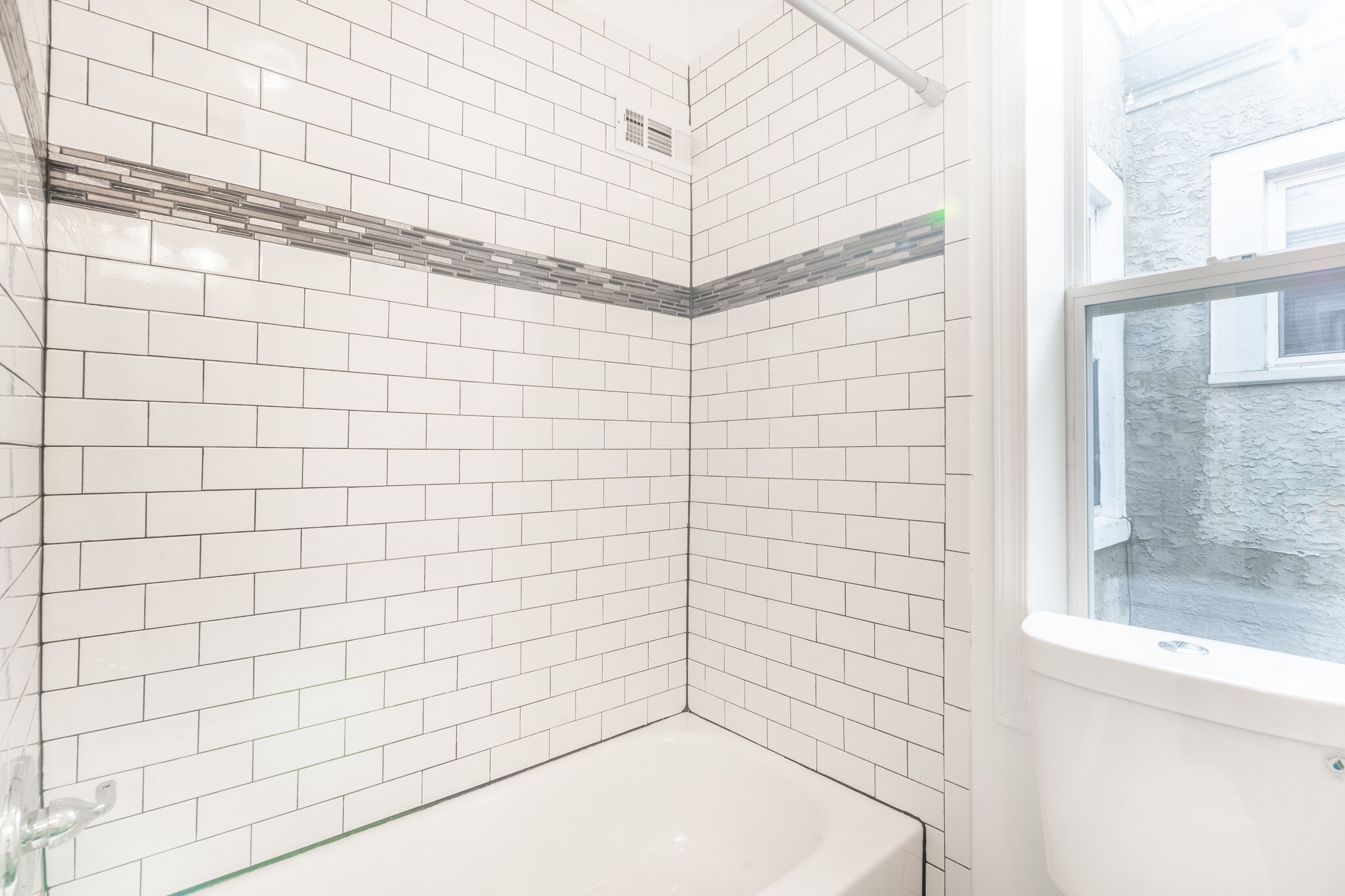 Building Photo - 1316 N Hollywood St