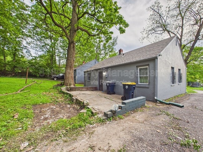 Building Photo - 6029 Indiana Ave