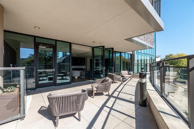 Building Photo - 1414 Wood Hollow Dr